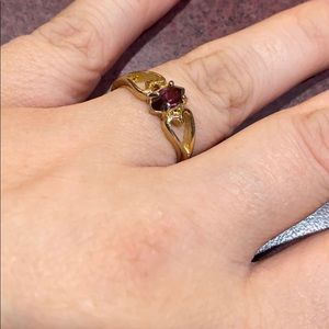 Gold ring. Amethyst